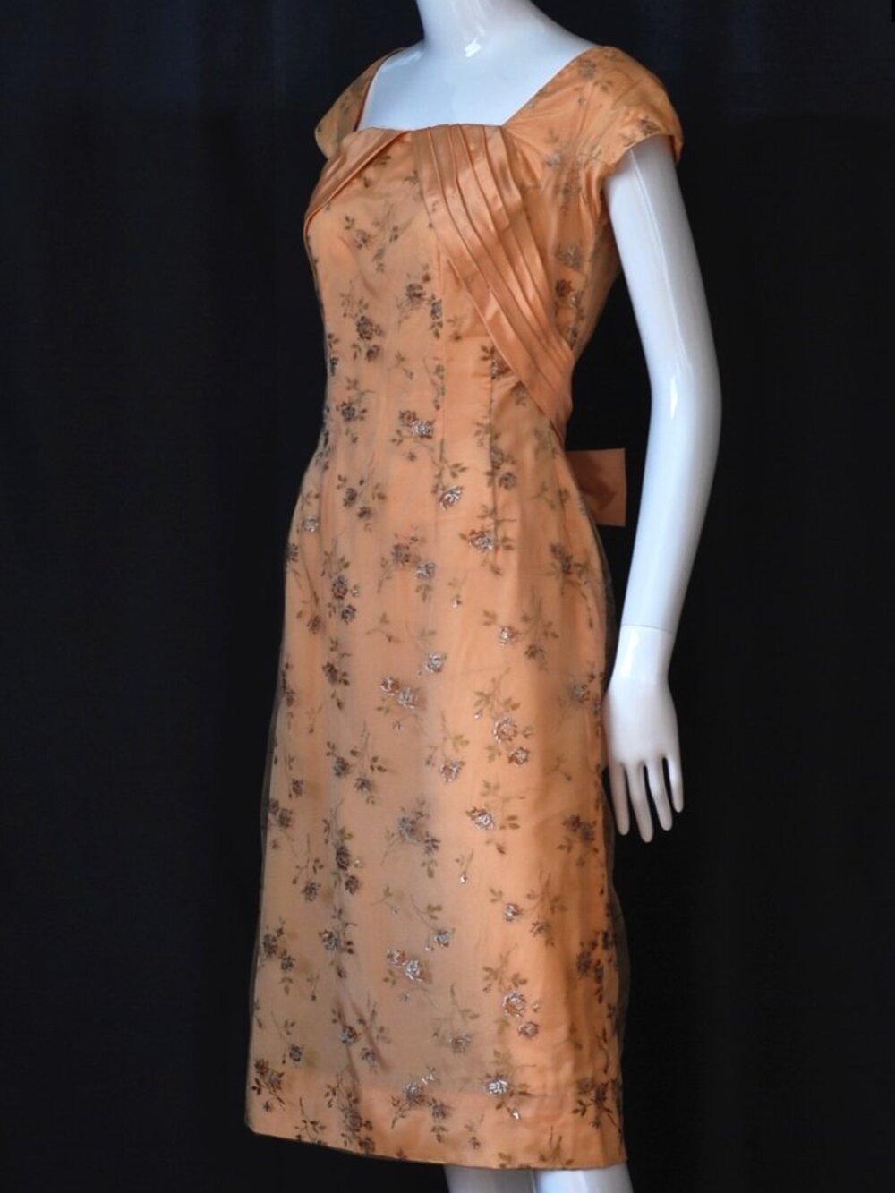 Original Elizabeth Ann 1960's Dress With Metallic Highlights - Picture 2 of 6